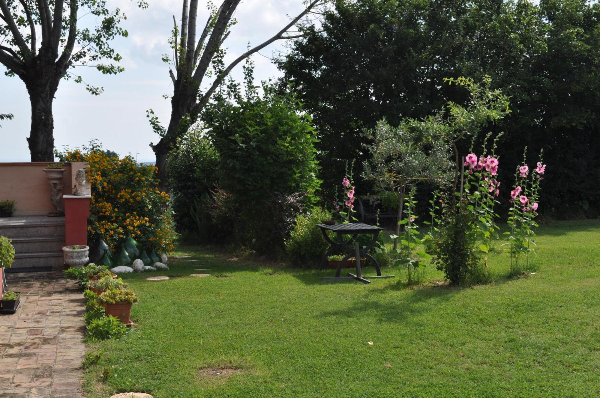 Agriturismo Isola Dei Calanchi - Guest House Atri Exterior photo